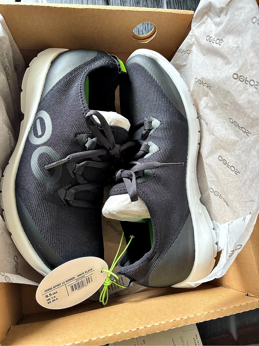 OOFOS OOmg Sport LS Women - White Black Women Black & White US 9.5